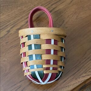 Longaberger Small holiday sweets gatehouse hanging basket (c)